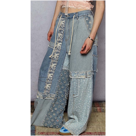 POL Light Wash Floral Print Stretchy Waist Wide leg Denim Jeans - Picture 6 of 7